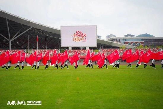 第34分钟，古斯托右路横传弧顶马特森一脚远射被亨德森扑出底线。